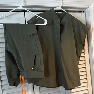 Fighs Dark Green Top and Pants Set, Small